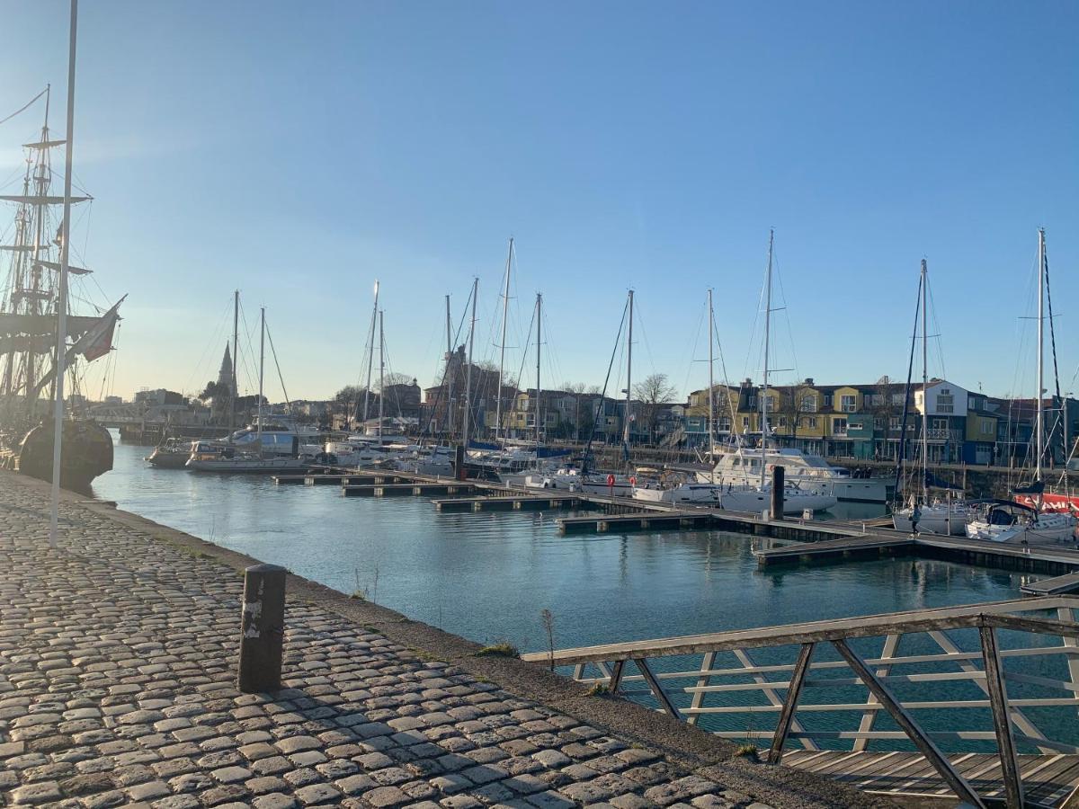 Nuit Sur Un Bateau Hotel La Rochelle  Exterior foto