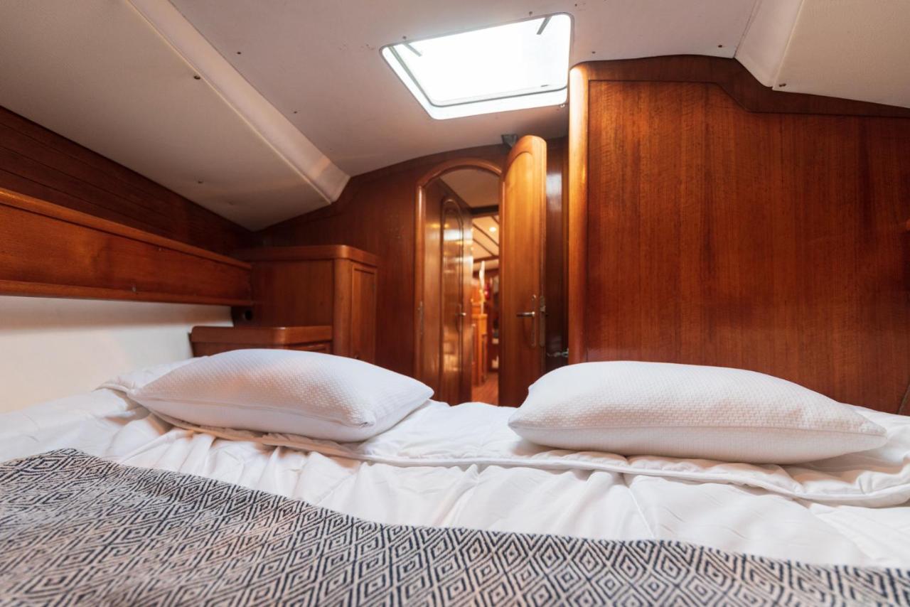 Nuit Sur Un Bateau Hotel La Rochelle  Exterior foto
