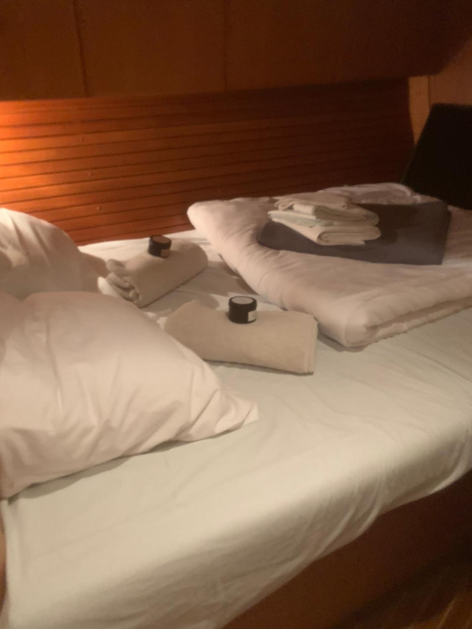 Nuit Sur Un Bateau Hotel La Rochelle  Exterior foto
